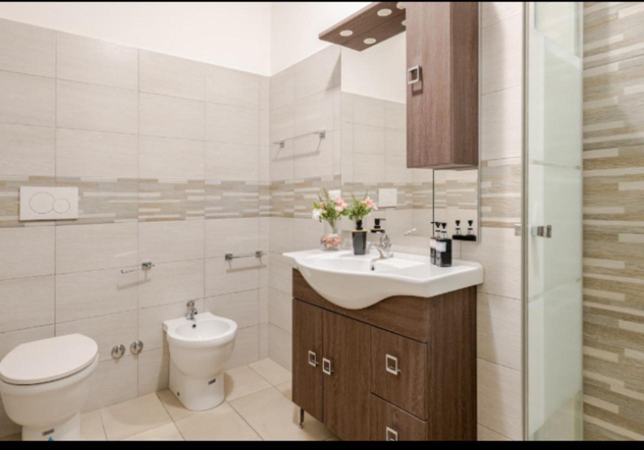 Secret Casa Bovari Metro B1 Conca D'Oro Rome Exterior photo